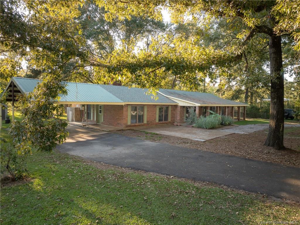 460 Tyler Road Oakdale, LA 71463 - Photo 4 of 49 Gallery Image 4