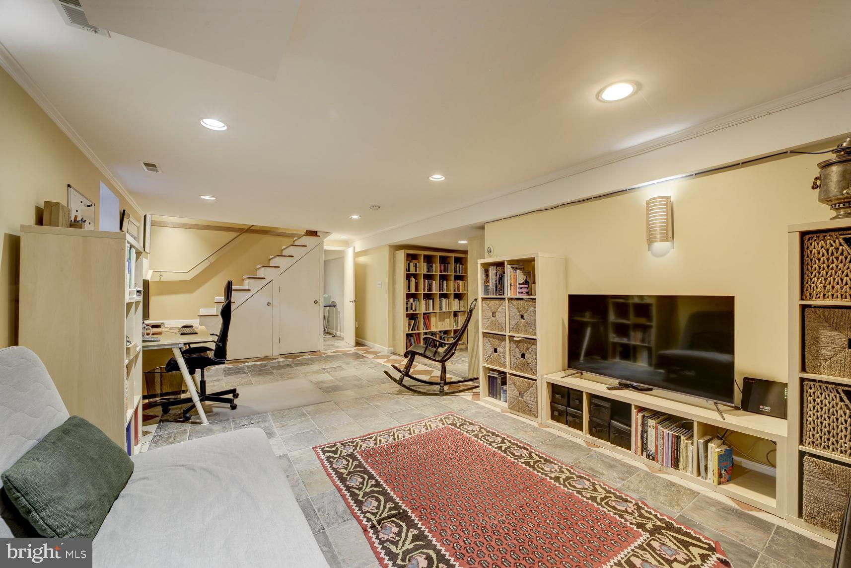 4601 Blagden Avenue Northwest Washington, DC 20011 - Photo 29 of 39