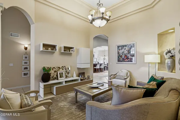 $575,000 | 6320 Franklin Bluff Drive, El Paso, TX 79912