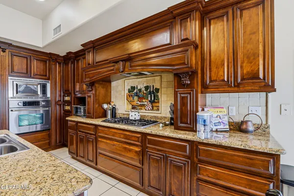 $575,000 | 6320 Franklin Bluff Drive, El Paso, TX 79912