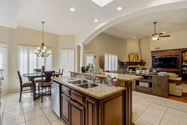 $575,000 | 6320 Franklin Bluff Drive, El Paso, TX 79912