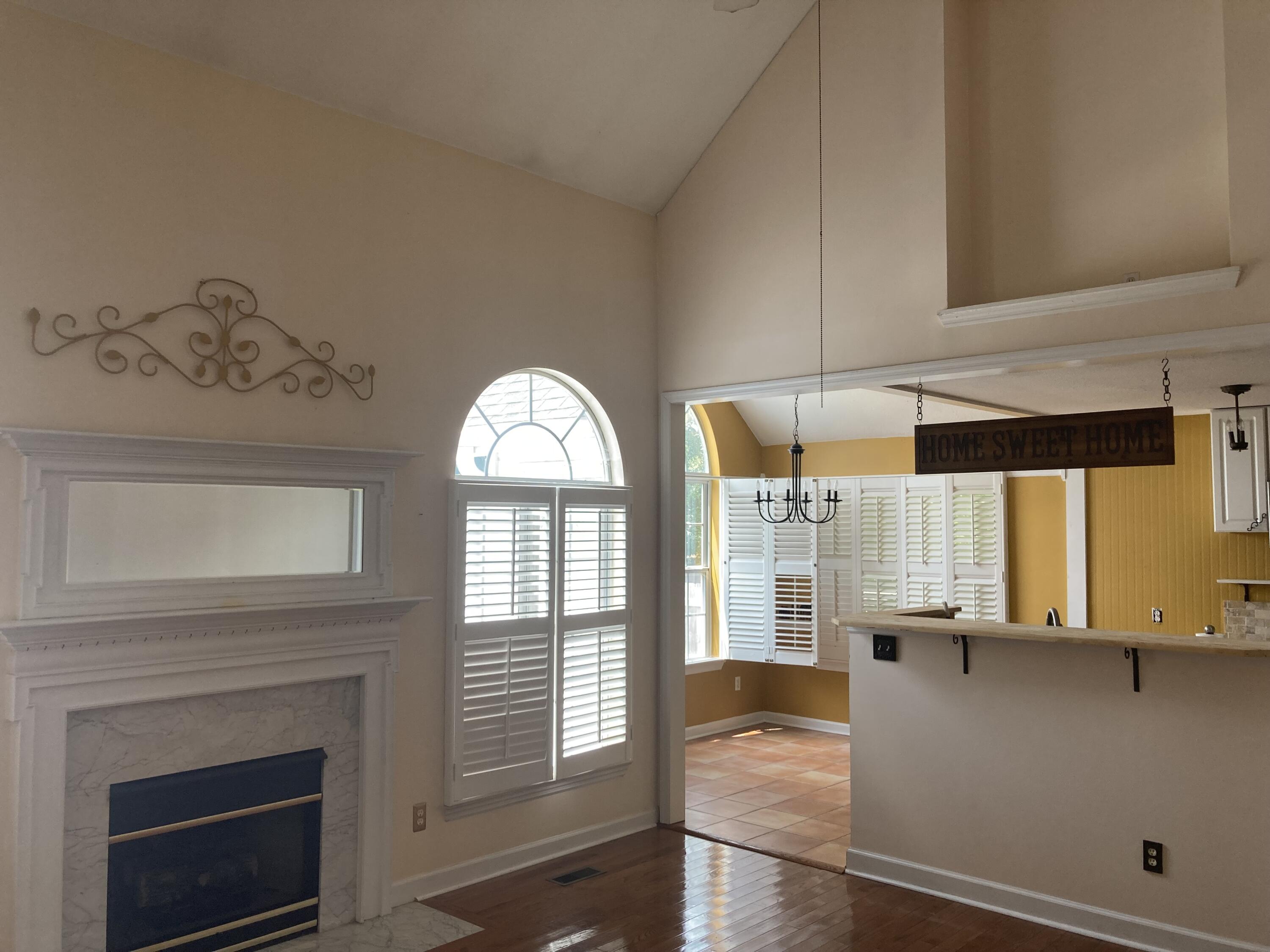 8411 Lady Slipper Road Chattanooga, TN 37421 - Photo 2 of 7 living room