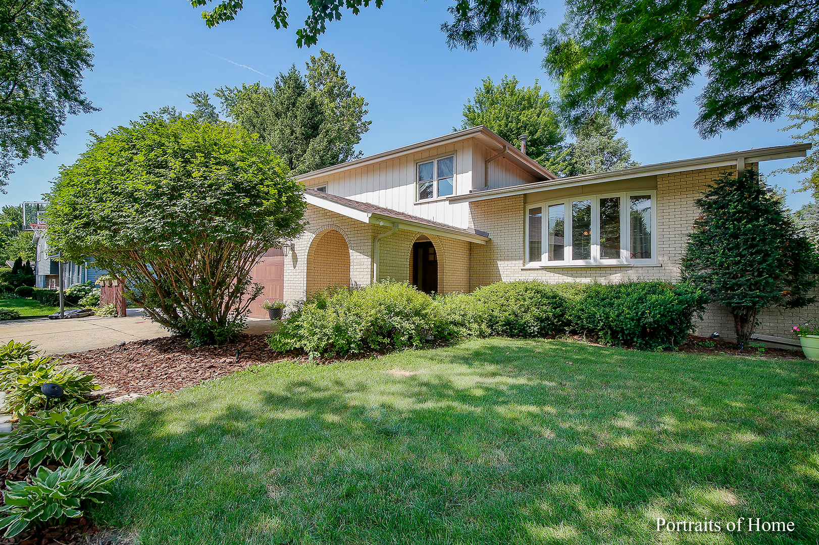11S542 Book Road Naperville, IL 60564 - Photo 1 of 25