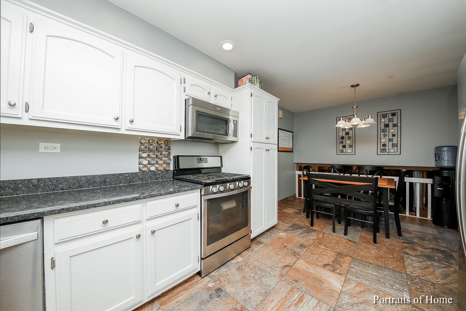 11S542 Book Road Naperville, IL 60564 - Photo 2 of 25