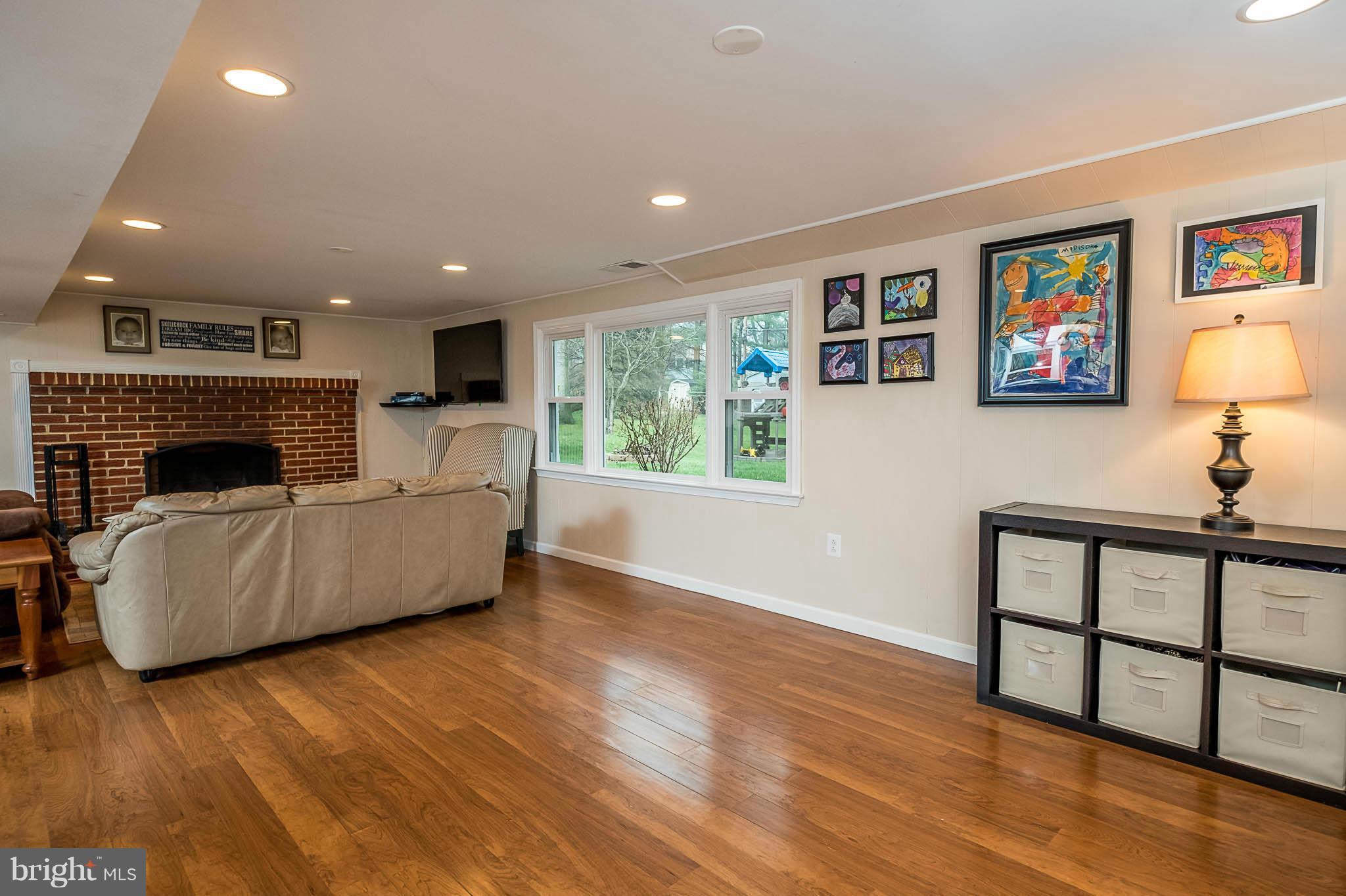 2837 Southview Road Ellicott City, MD 21042 - Photo 20 of 30 Expansive family room