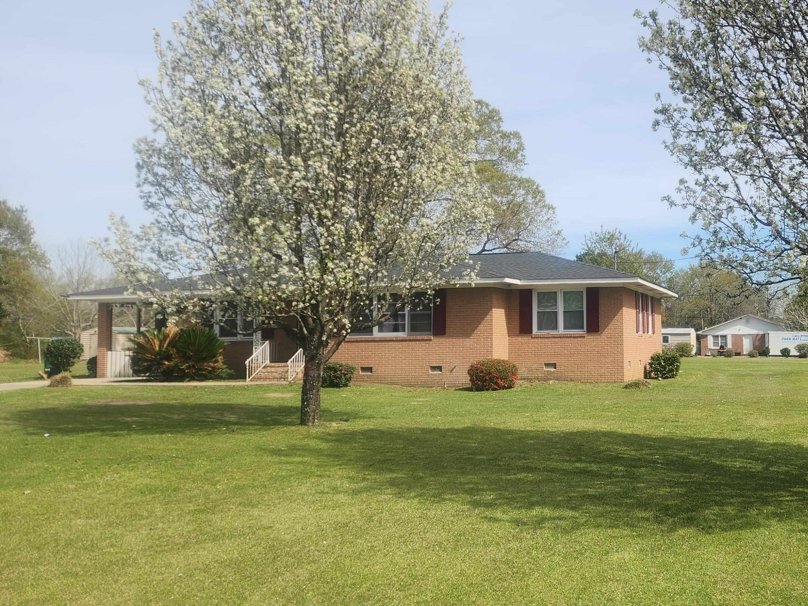 102 North Hazel Avenue Andrews, SC 29510 - Photo 15 of 49