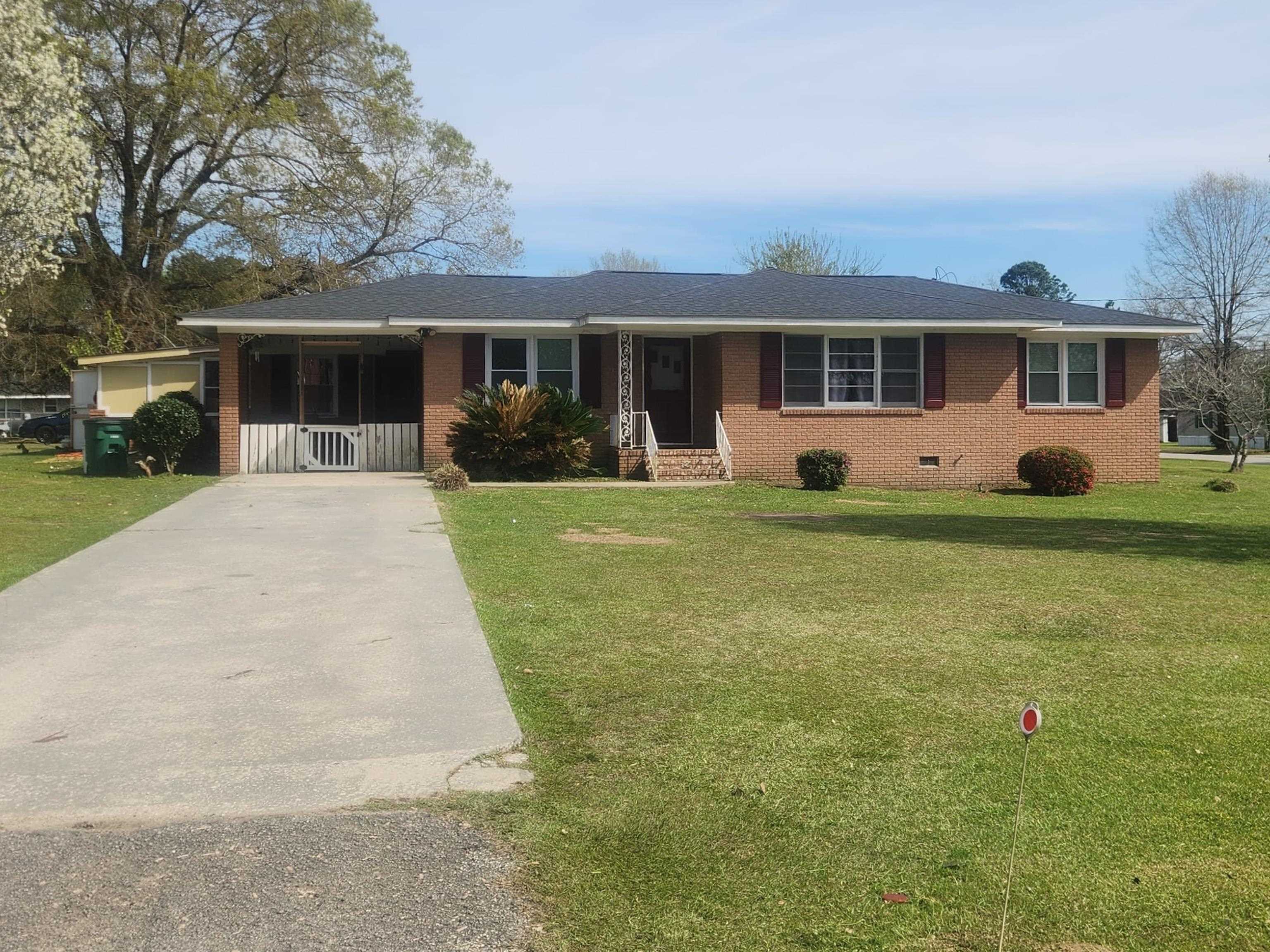 102 North Hazel Avenue Andrews, SC 29510 - Photo 17 of 49