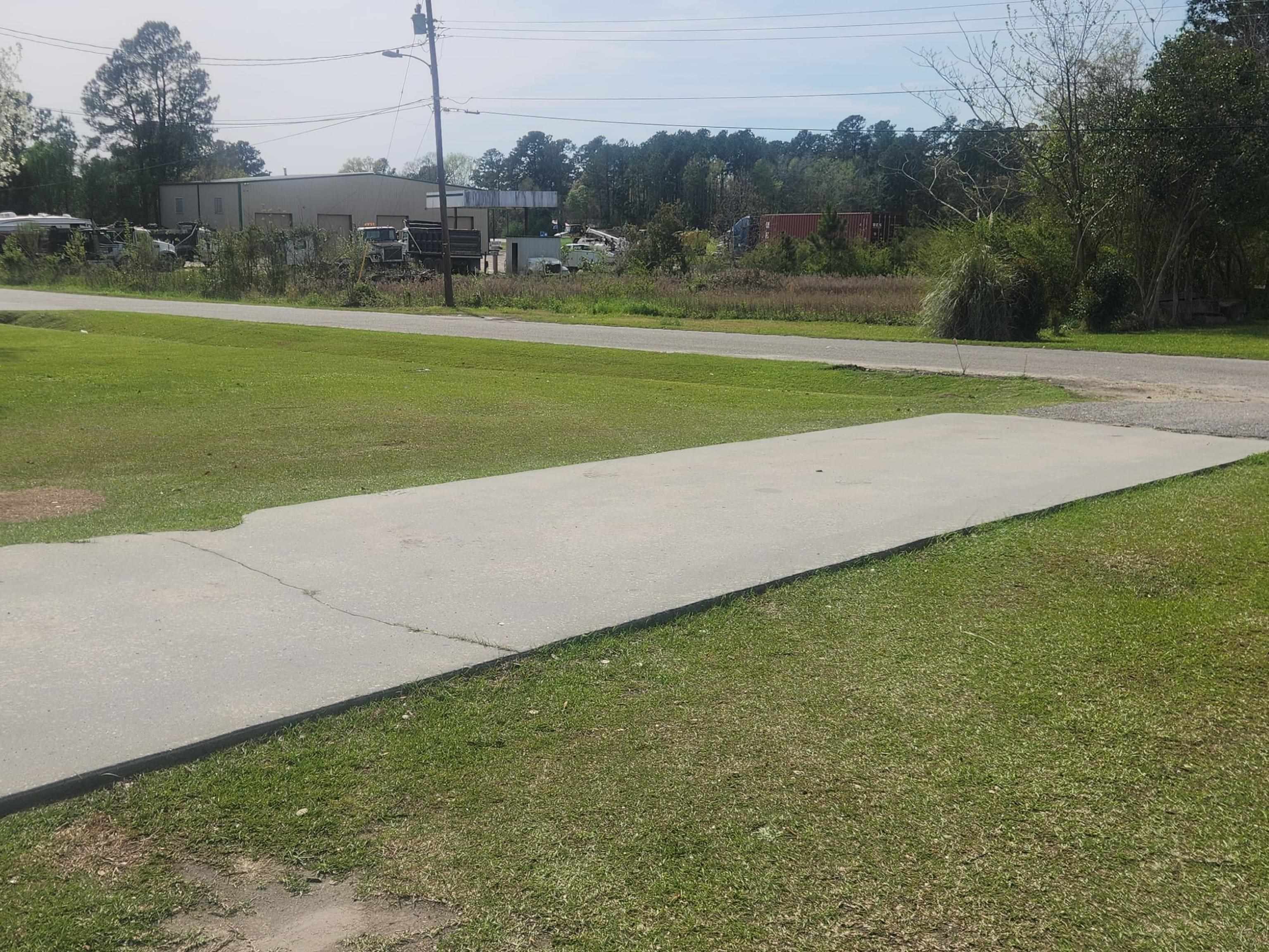 102 North Hazel Avenue Andrews, SC 29510 - Photo 19 of 49