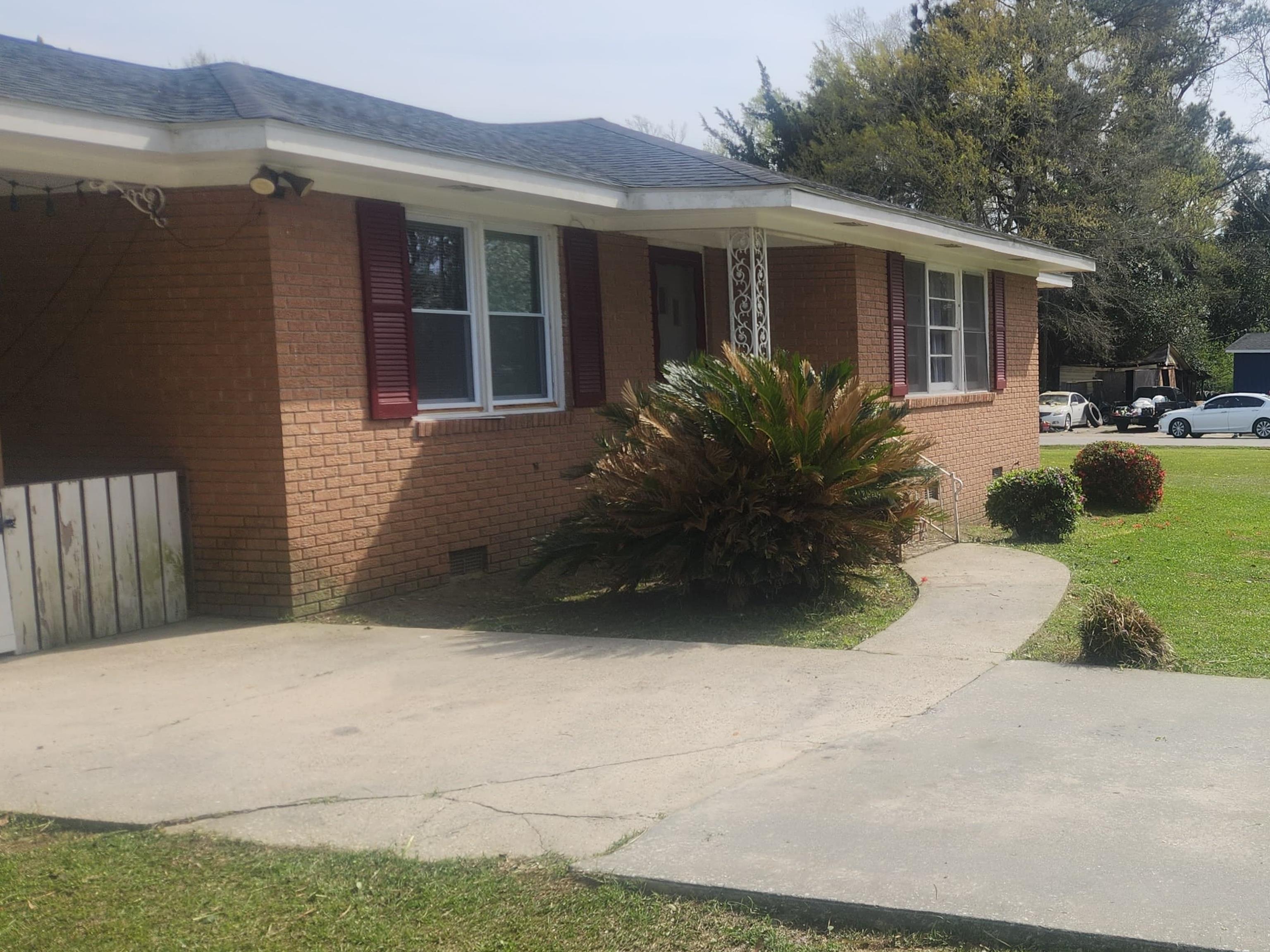 102 North Hazel Avenue Andrews, SC 29510 - Photo 2 of 49