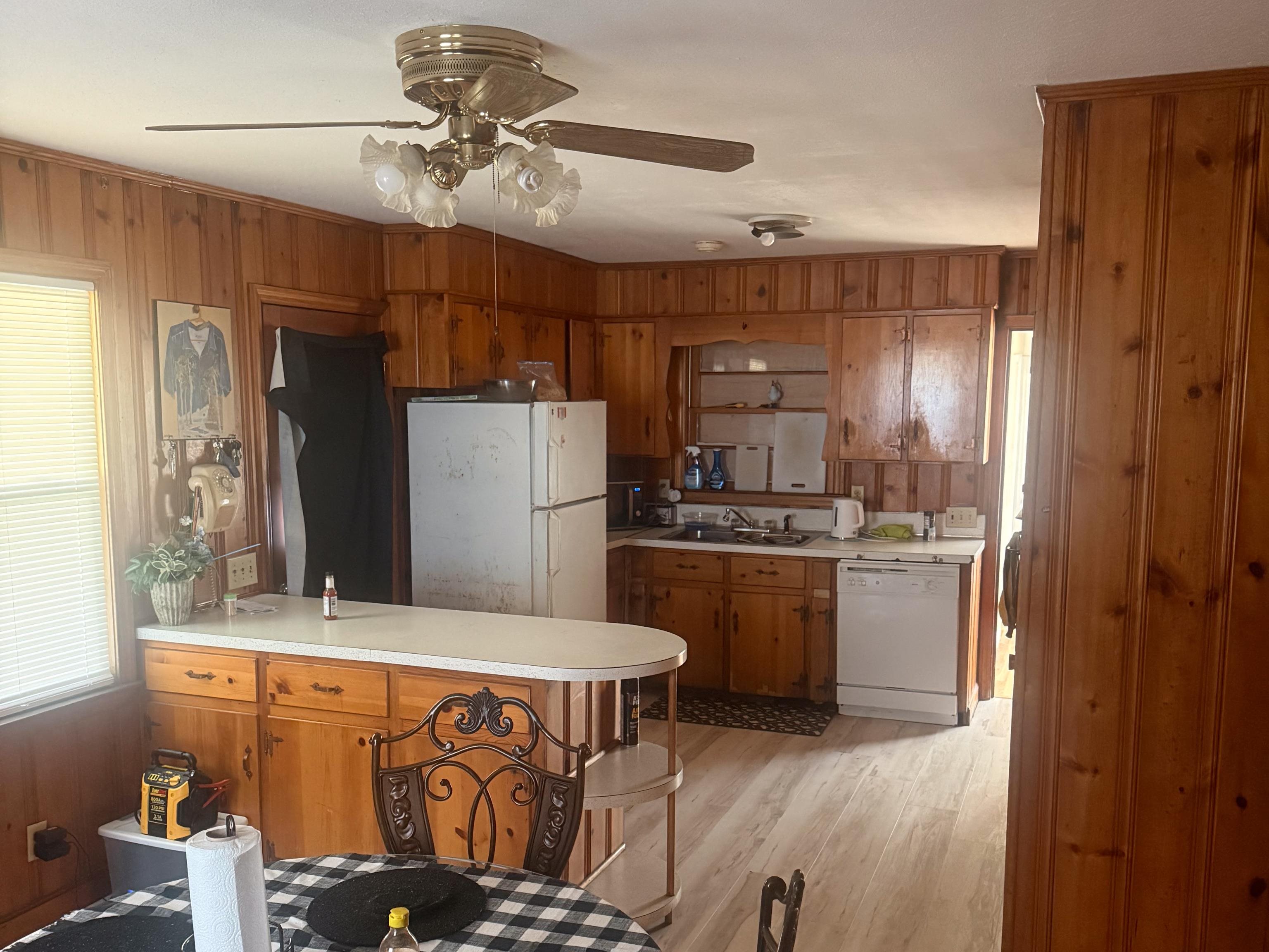 102 North Hazel Avenue Andrews, SC 29510 - Photo 23 of 49