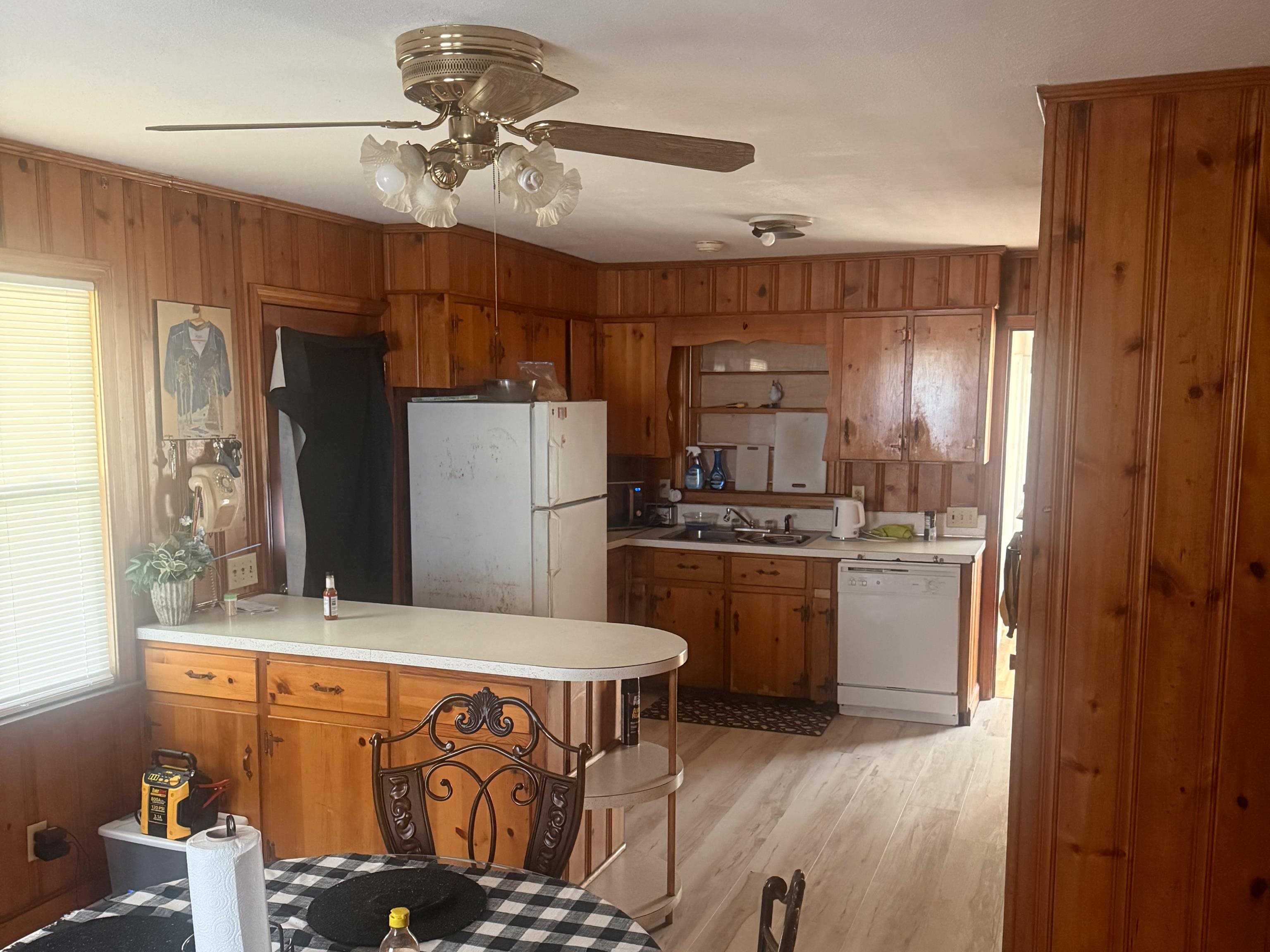 102 North Hazel Avenue Andrews, SC 29510 - Photo 26 of 49