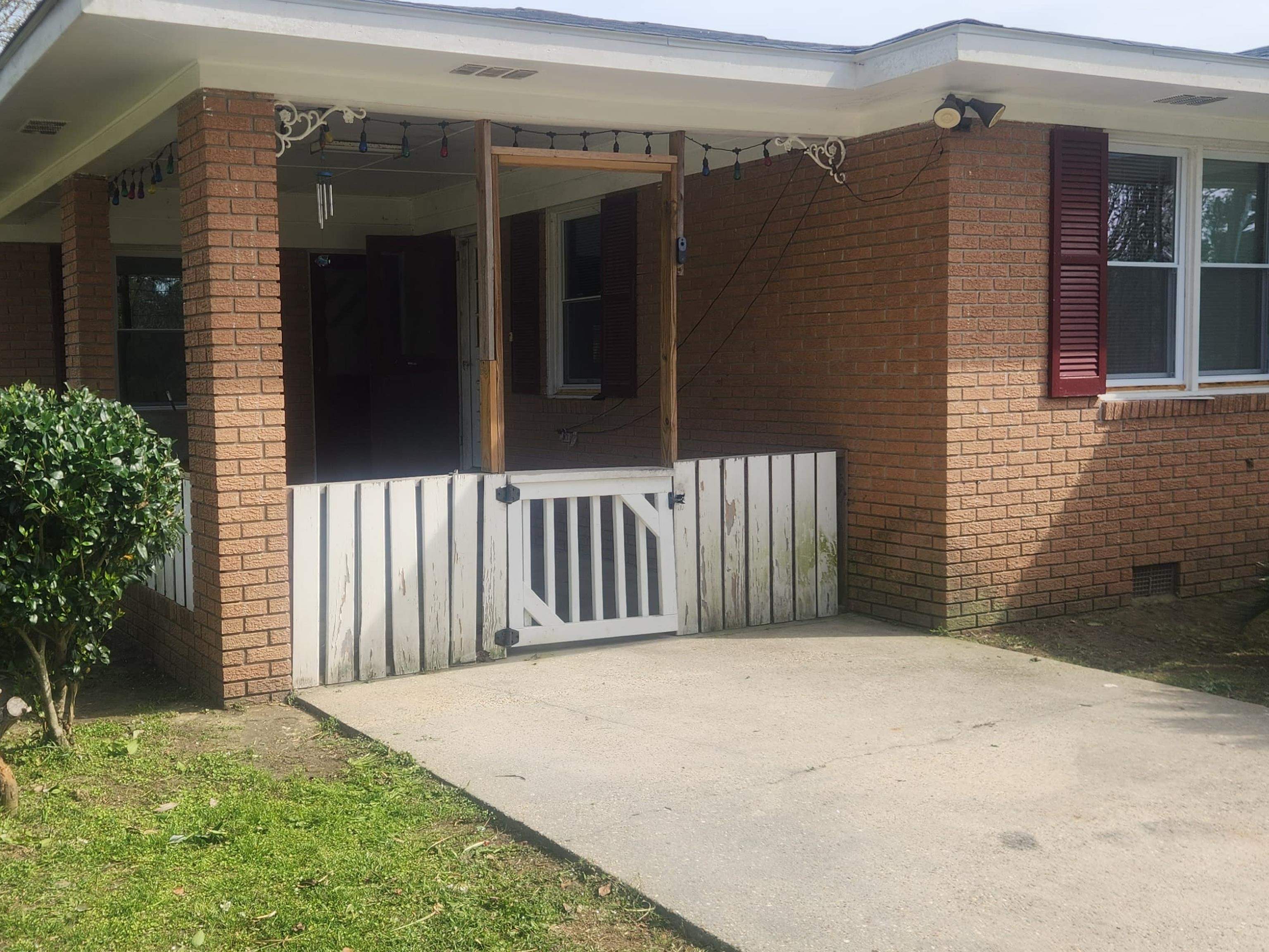 102 North Hazel Avenue Andrews, SC 29510 - Photo 3 of 49