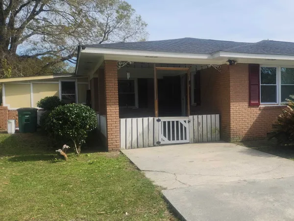 $265,000 | 102 North Hazel Avenue, Andrews, SC 29510