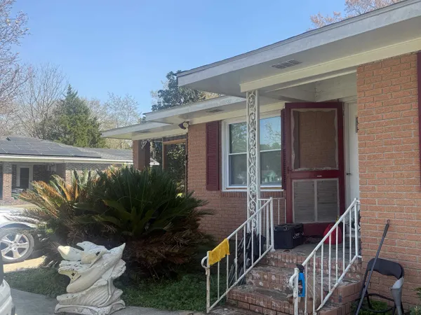 $265,000 | 102 North Hazel Avenue, Andrews, SC 29510