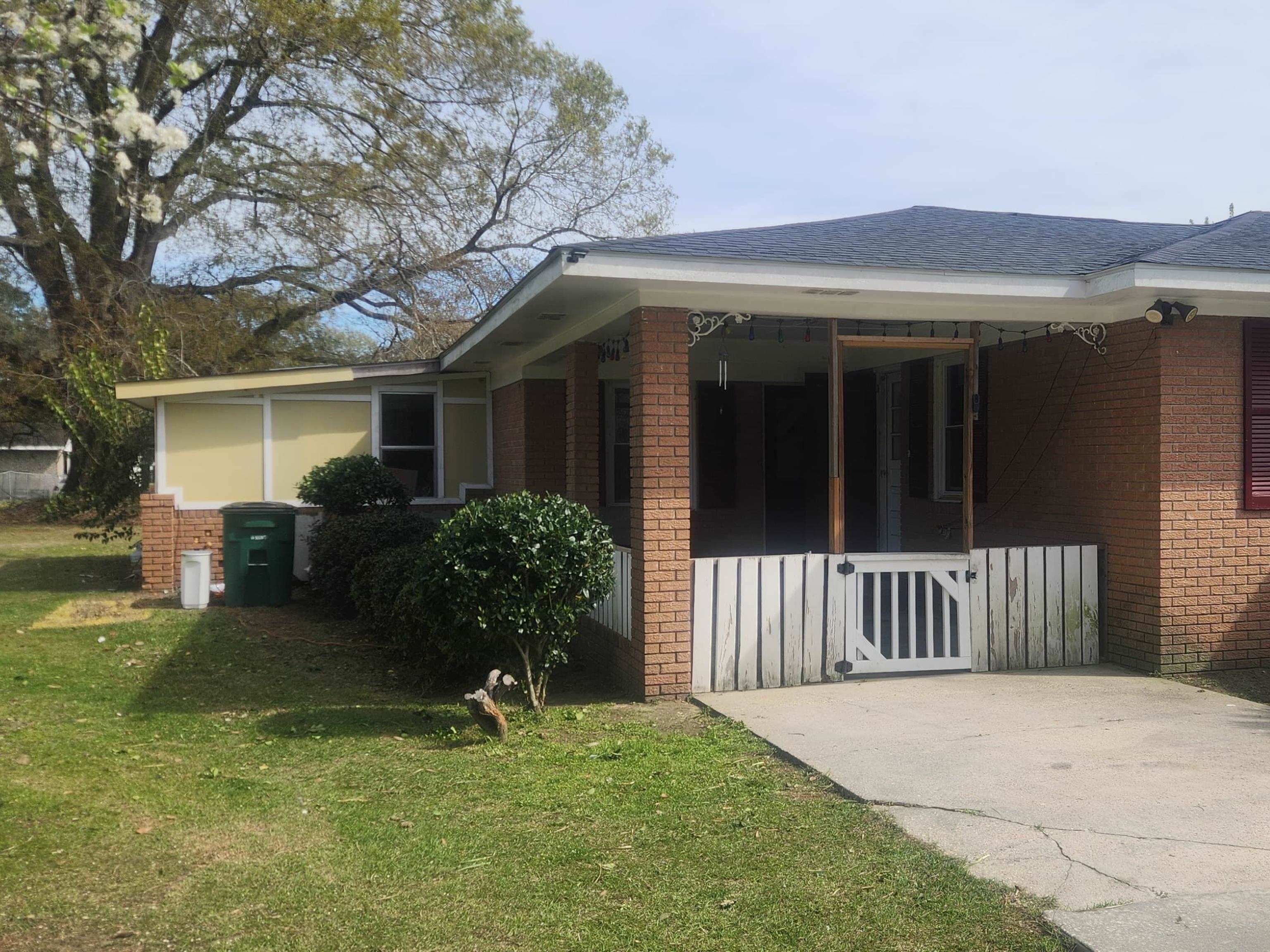 102 North Hazel Avenue Andrews, SC 29510 - Photo 5 of 49