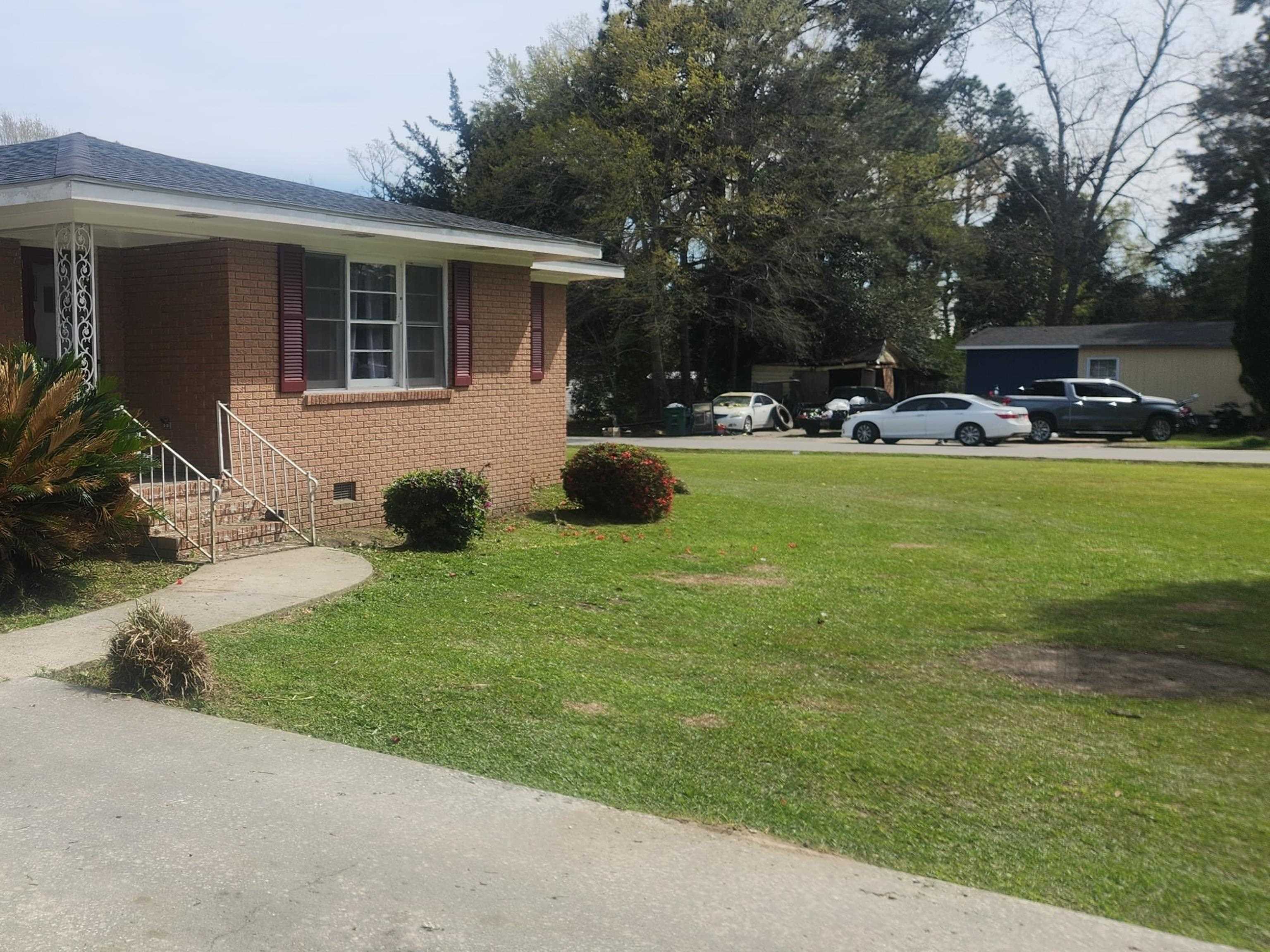 102 North Hazel Avenue Andrews, SC 29510 - Photo 6 of 49