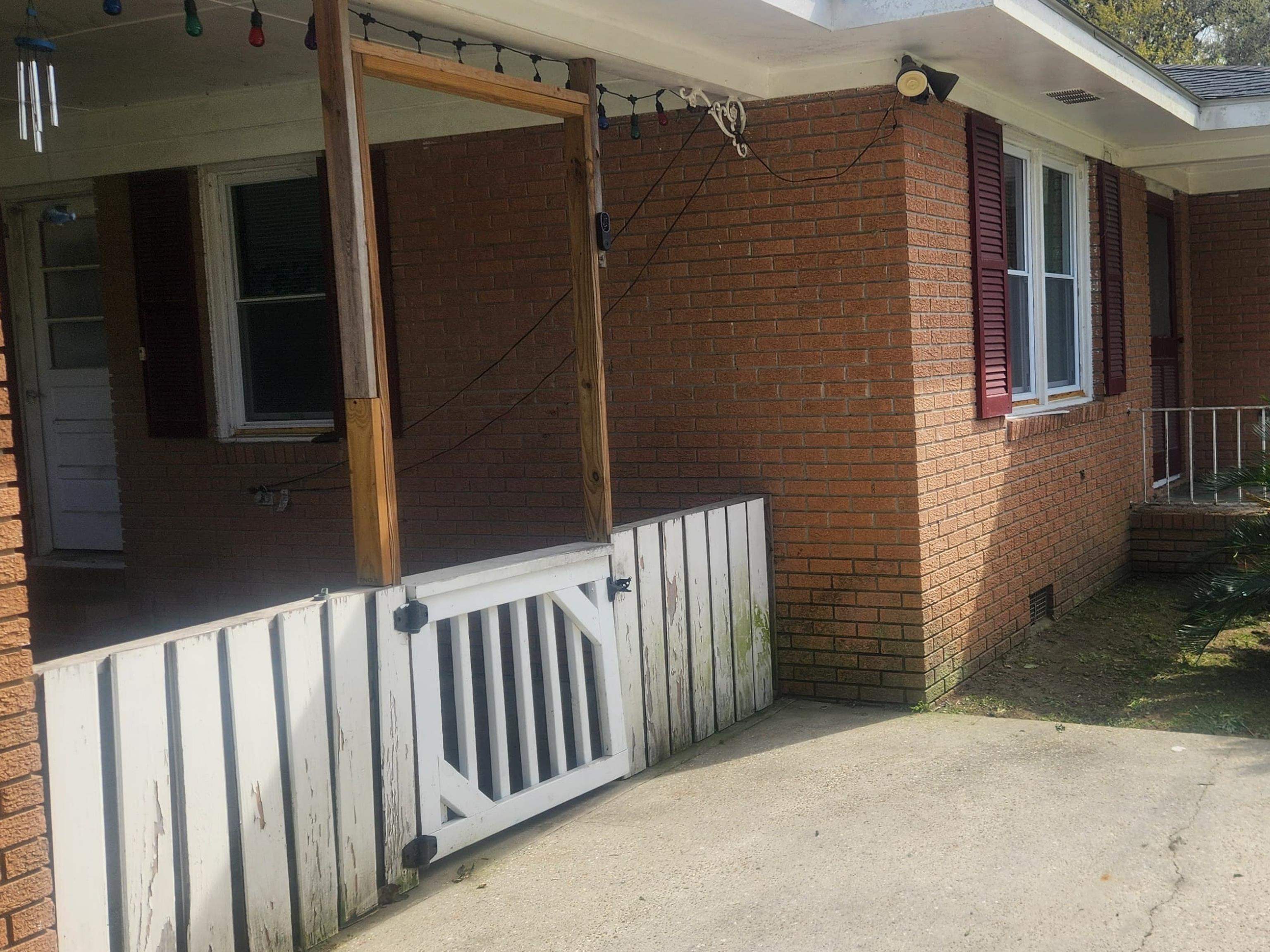 102 North Hazel Avenue Andrews, SC 29510 - Photo 8 of 49