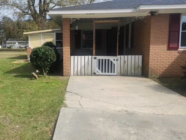 $265,000 | 102 North Hazel Avenue, Andrews, SC 29510