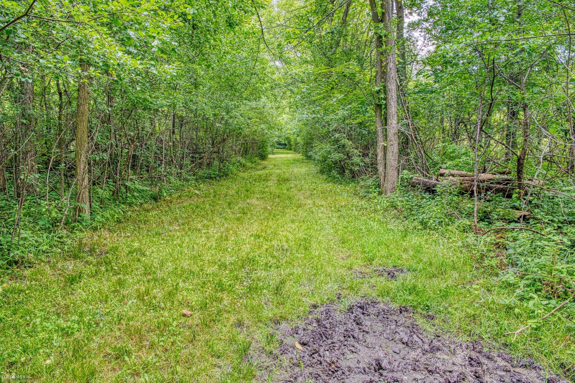 2393 Morrish Road Swartz Creek, MI 48473 - Photo 26 of 32 50148473-55e0b6b3-7355-45f8-b6e9-79380b09f57d.JPG
