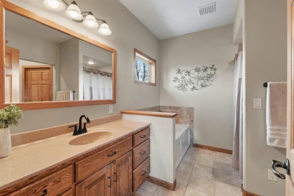 $574,900 | 503 Britz Drive, Luverne, MN 56156