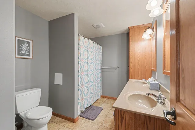 $574,900 | 503 Britz Drive, Luverne, MN 56156