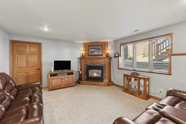 $574,900 | 503 Britz Drive, Luverne, MN 56156