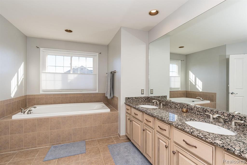 4245 Holly Lane Rochester, MI 48306 - Photo 24 of 48 Gallery Image 24