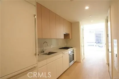 $1,800 | 877 Francisco Street, Unit 521, Los Angeles, CA 90017
