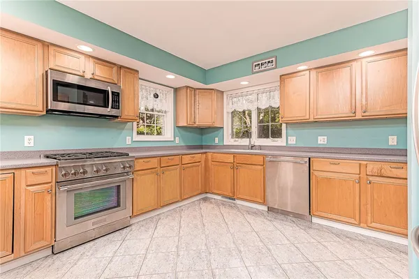 $1,250,000 | 30 Clifford Drive, Westerly, RI 02891