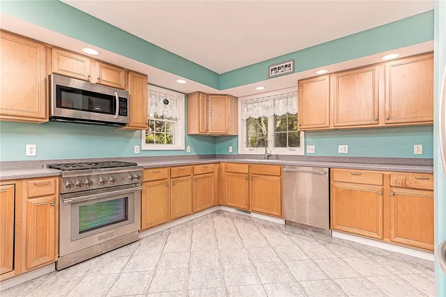 $1,250,000 | 30 Clifford Drive, Westerly, RI 02891