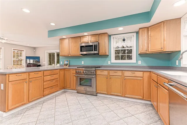 $1,250,000 | 30 Clifford Drive, Westerly, RI 02891