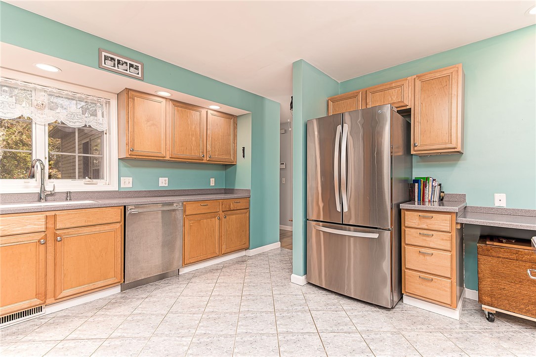 30 Clifford Drive Westerly, RI 02891 - Photo 21 of 45