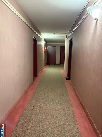 $2,400 | 275 Hoym Street, Unit 4H, Fort Lee, NJ 07024