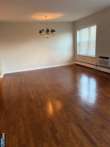 $2,400 | 275 Hoym Street, Unit 4H, Fort Lee, NJ 07024