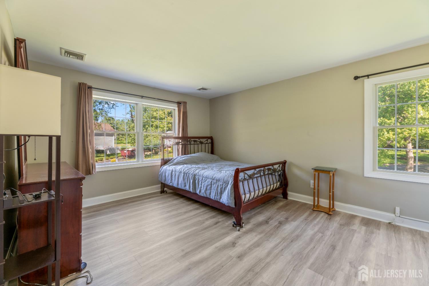 19 Bradford Road Edison, NJ 08820 - Photo 27 of 76 Gallery Image 27