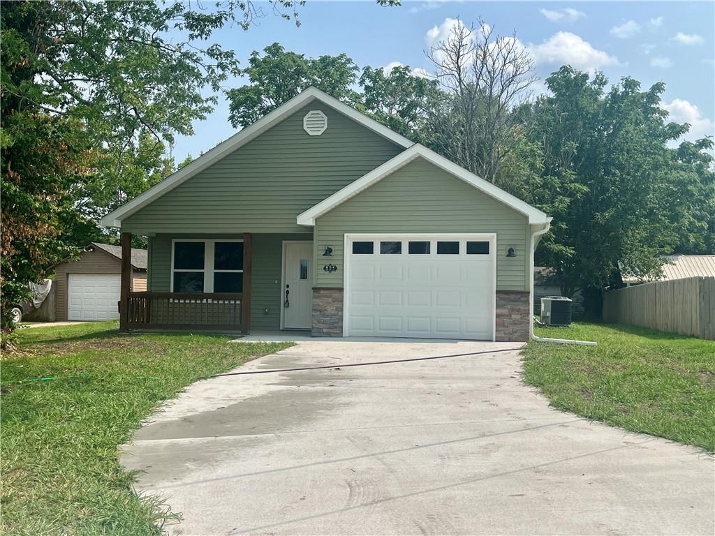 831 West Pacific Ave