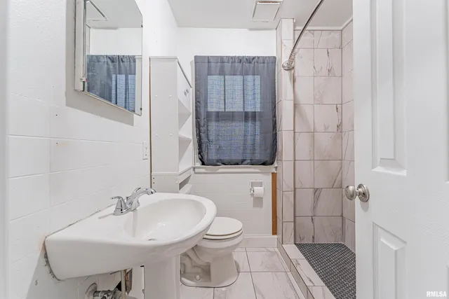 $99,900 | 1431 North Ottawa Street, Lincoln, IL 62656