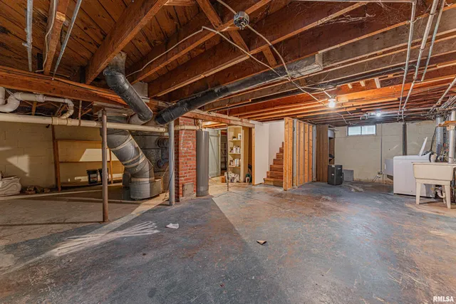 $99,900 | 1431 North Ottawa Street, Lincoln, IL 62656