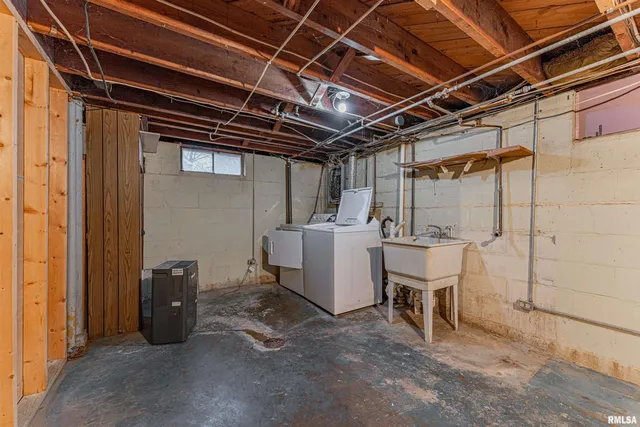 $99,900 | 1431 North Ottawa Street, Lincoln, IL 62656