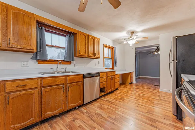 $99,900 | 1431 North Ottawa Street, Lincoln, IL 62656