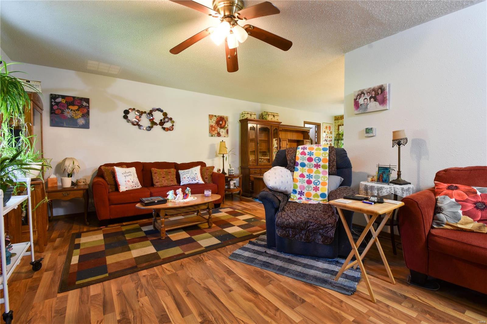 9042 Bode Road Worden, IL 62097 - Photo 4 of 23