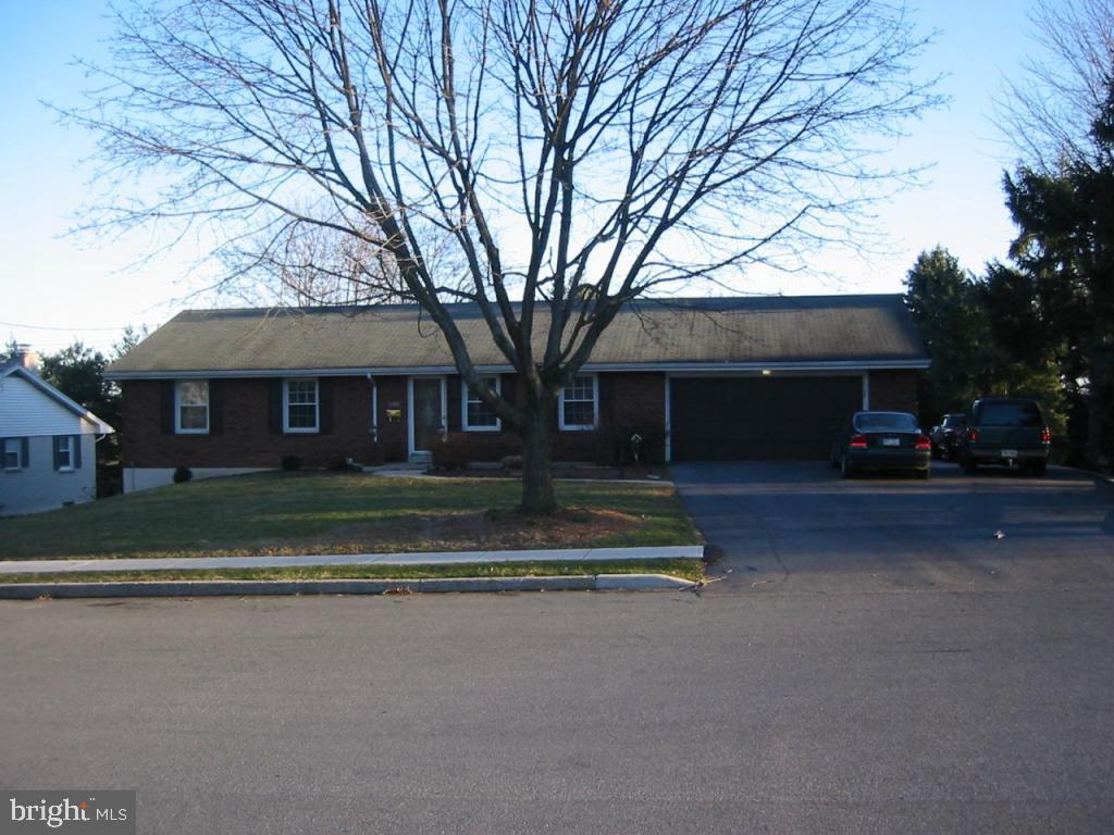 410 Ridgeview Avenue Elizabethtown, PA 17022 - Photo 1 of 11 Gallery Image 1