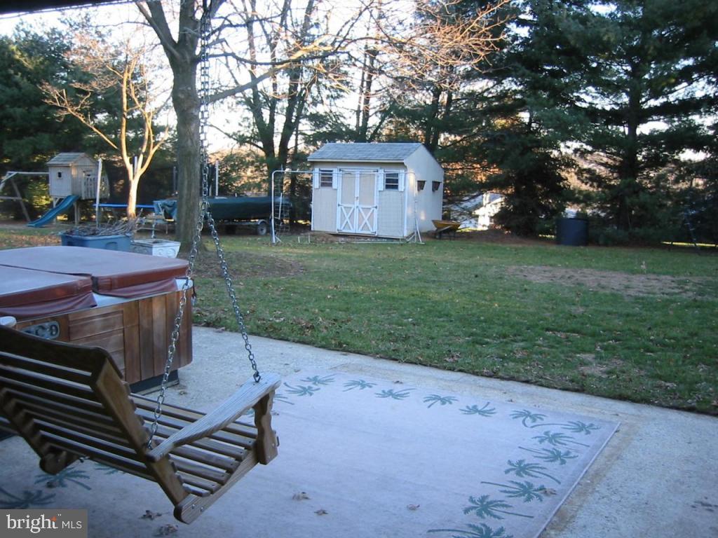 410 Ridgeview Avenue Elizabethtown, PA 17022 - Photo 2 of 11 Gallery Image 2