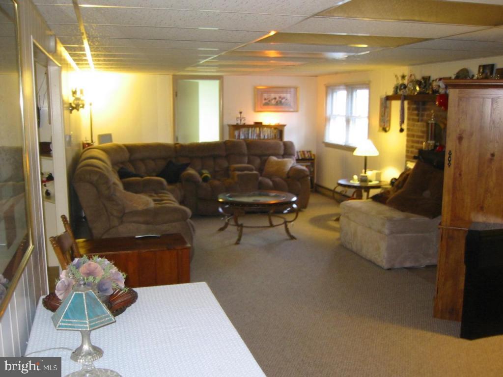 410 Ridgeview Avenue Elizabethtown, PA 17022 - Photo 5 of 11 Gallery Image 5