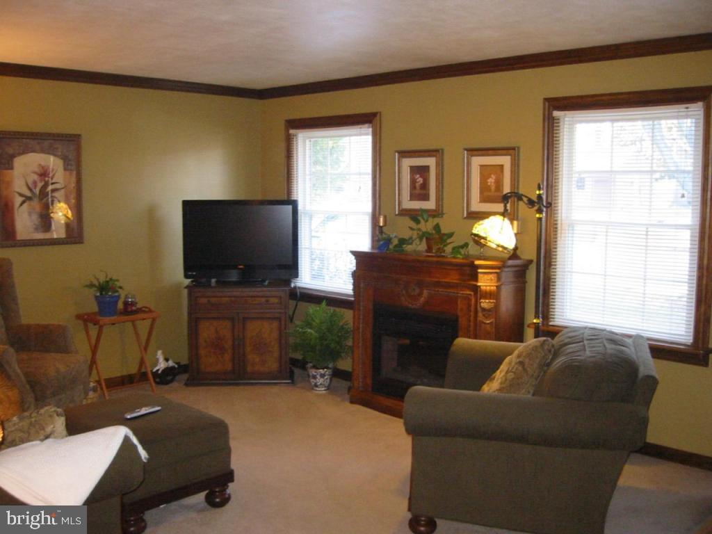 410 Ridgeview Avenue Elizabethtown, PA 17022 - Photo 6 of 11 Gallery Image 6