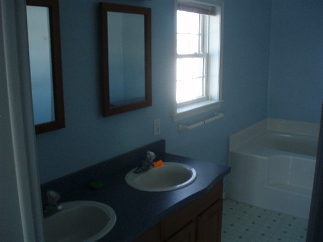 8312 Big Hand Road Columbus, MI 48063 - Photo 15 of 30 31043163-14.JPG