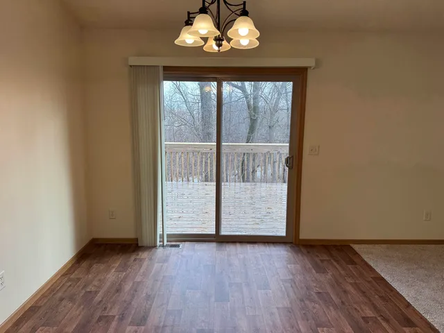 $2,450 | 3802 West 15th St Court, Ct Court, IA 52804