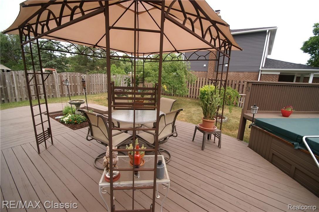 6010 Wedgewood Road Canton, MI 48187 - Photo 37 of 44 PICT0088.JPG