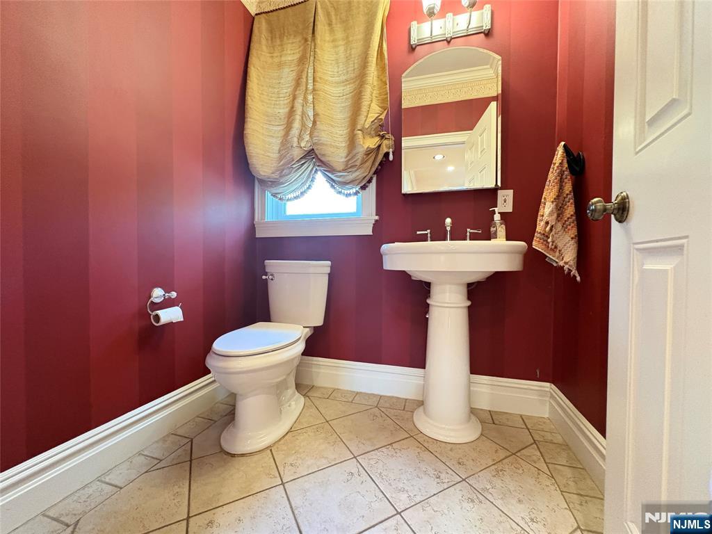 38 Walthery Avenue Ridgewood, NJ 07450 - Photo 12 of 50