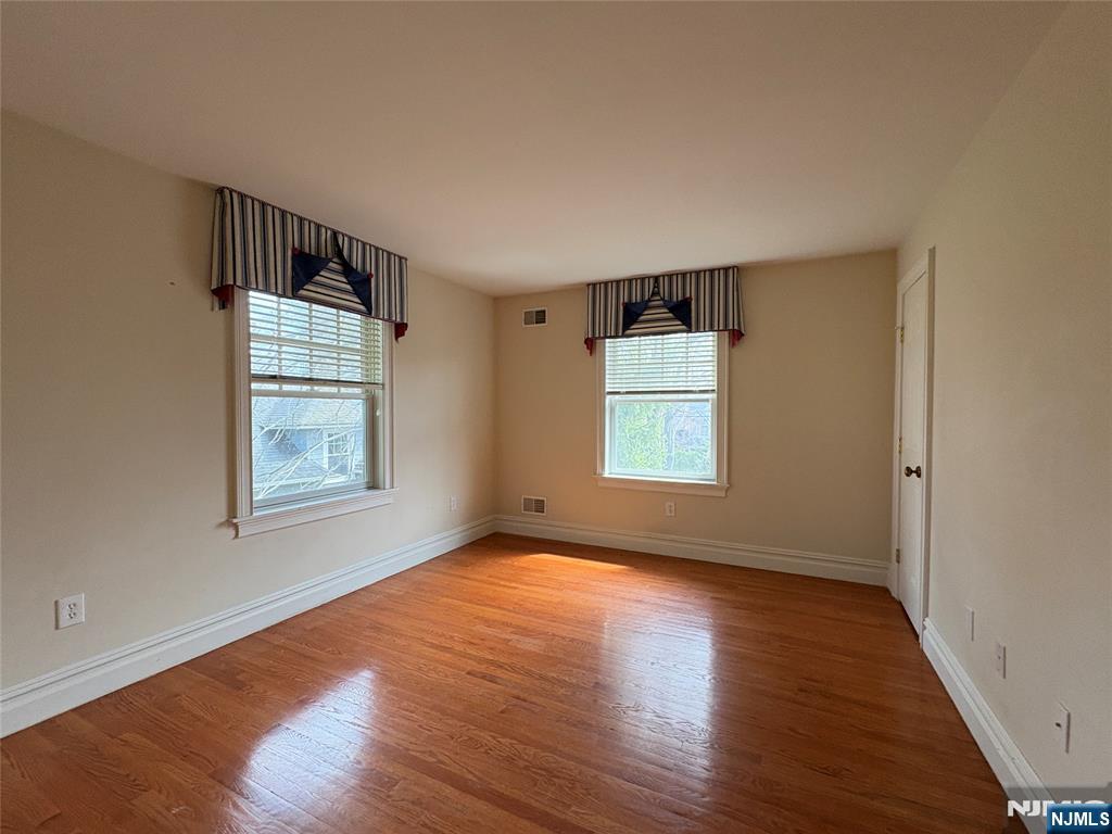 38 Walthery Avenue Ridgewood, NJ 07450 - Photo 27 of 50